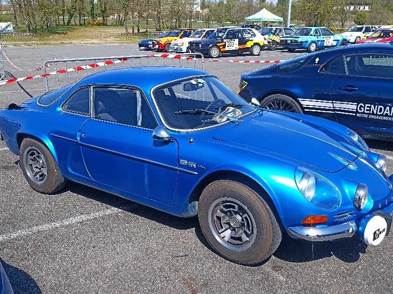 Alpine A110 spotted in Cahors