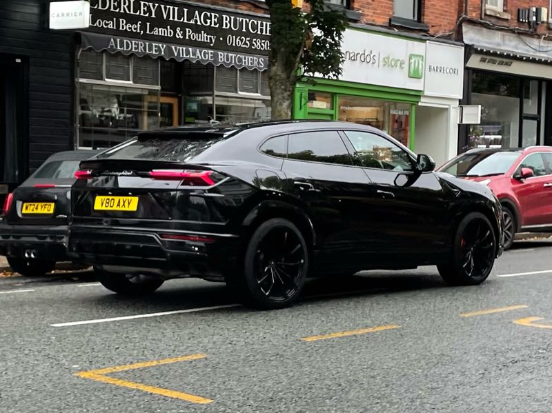 Lamborghini Urus (2021) spotted in Manchester, United Kingdom