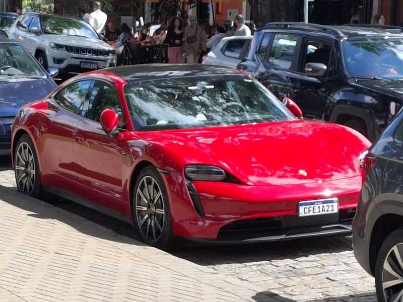 Porsche Taycan spotted in Curitiba