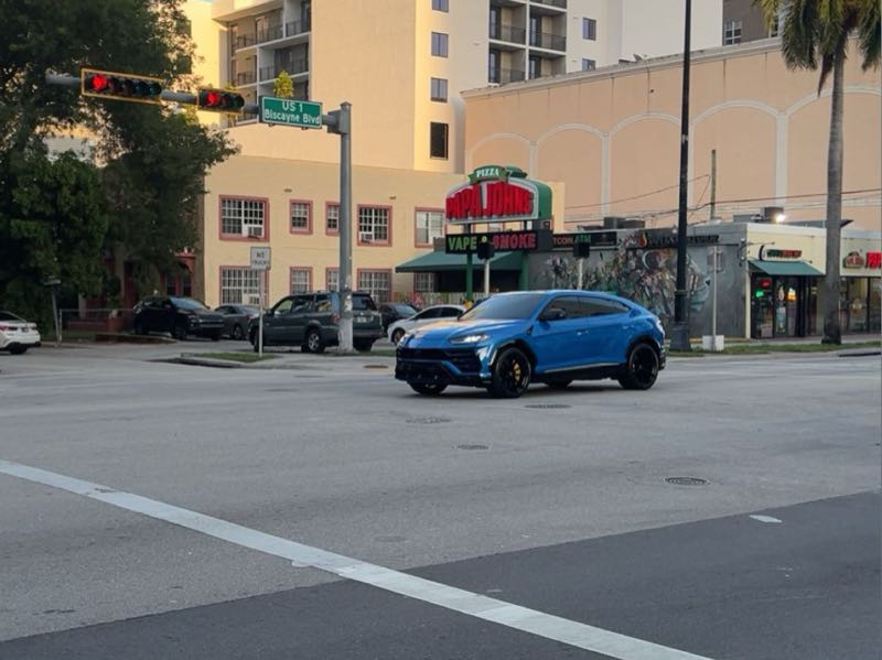 Lamborghini Urus (2021) spotted in Miami, United States