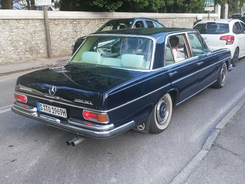Mercedes-Benz 300 SEL (1969) spotted in Como, Italy