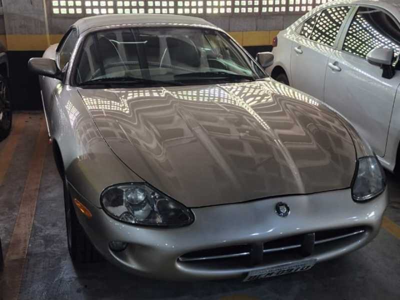 Jaguar XK8 spotted in Santana de Parnaíba