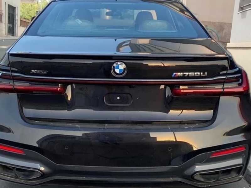BMW M760Li spotted in Catania