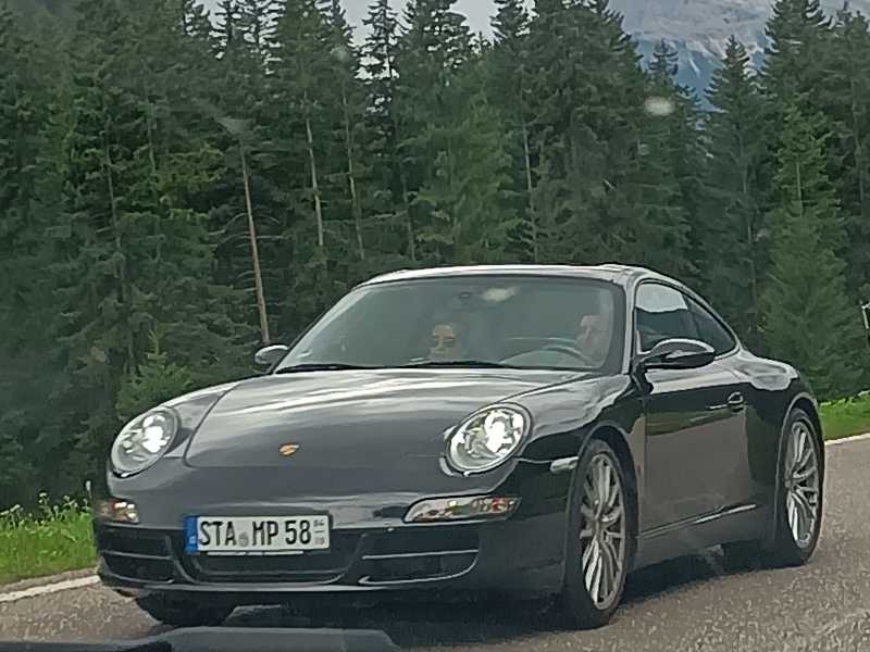 Porsche 911 Carrera spotted in Canazei