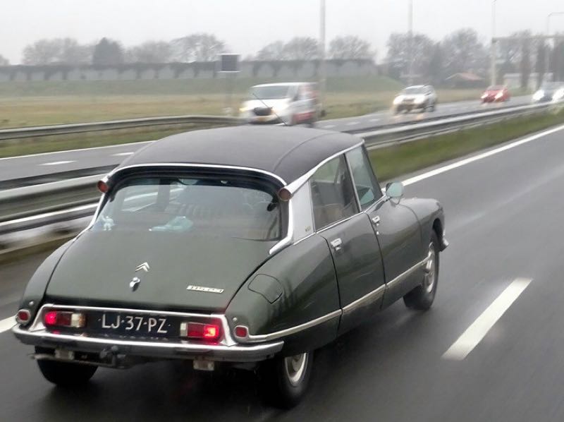Citroën DS spotted in Chernivtsi
