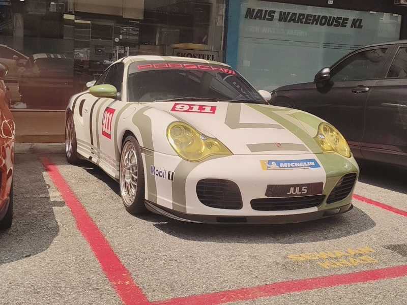 Porsche 911 (2003) spotted in Petaling Jaya, Malaysia