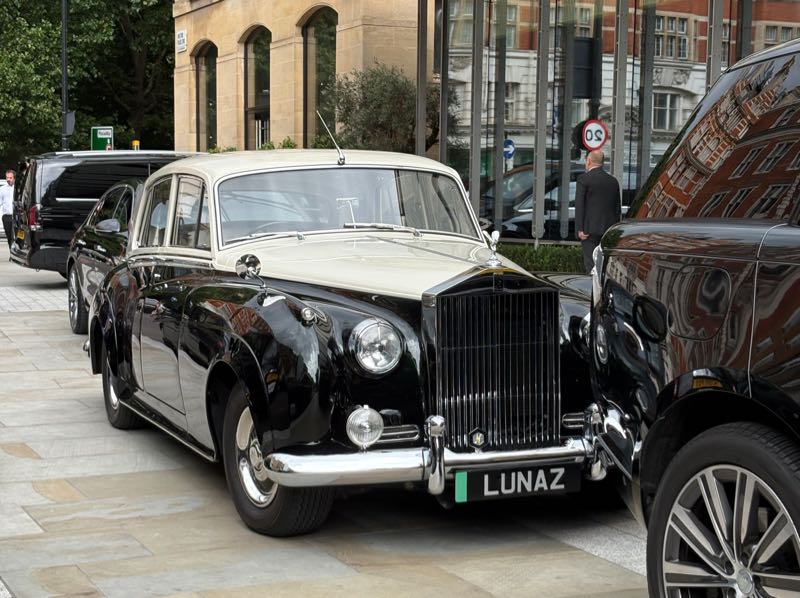 Rolls-Royce Silver Wraith spotted in London