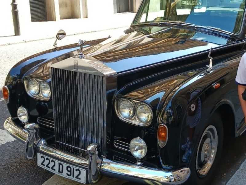 Rolls-Royce Silver Shadow (1965) spotted in London, United Kingdom