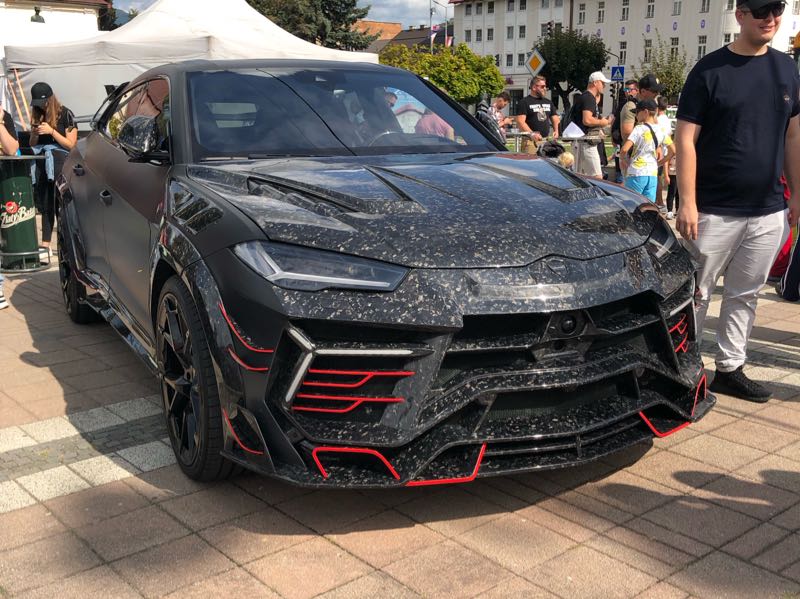 Lamborghini Urus spotted in Brezno