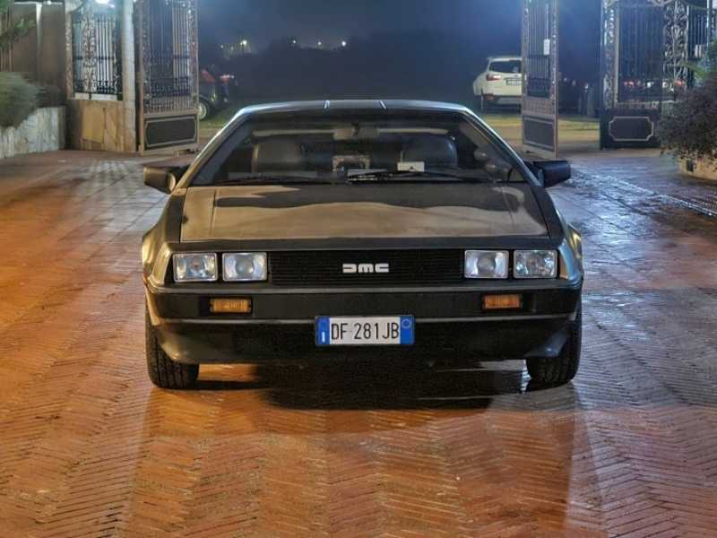 DeLorean DMC-12 spotted in Lecce