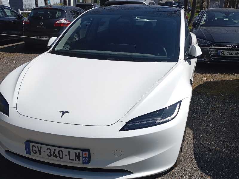 Tesla Model S spotted in Paris