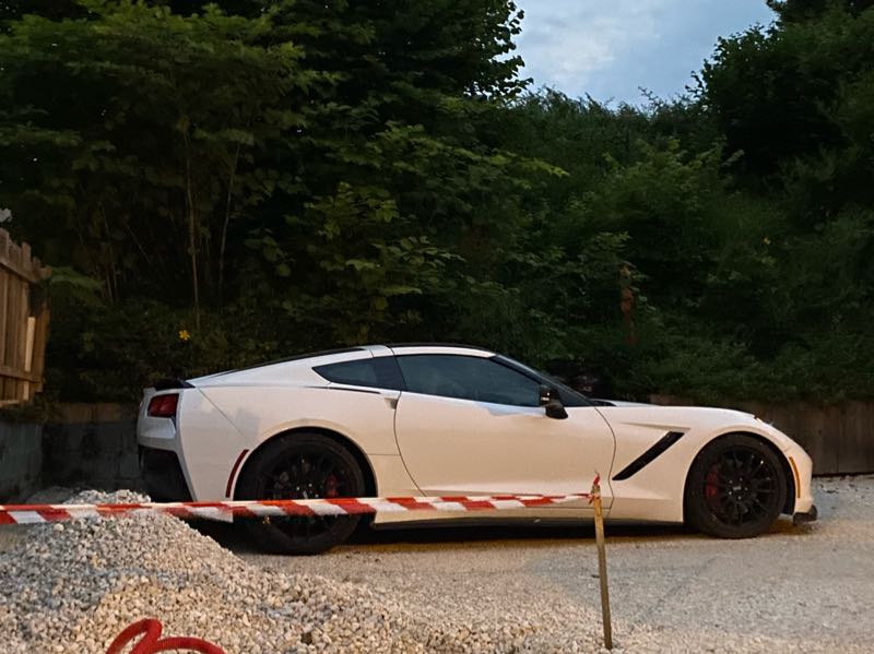 Chevrolet Corvette spotted in Sarlat-la-Canéda