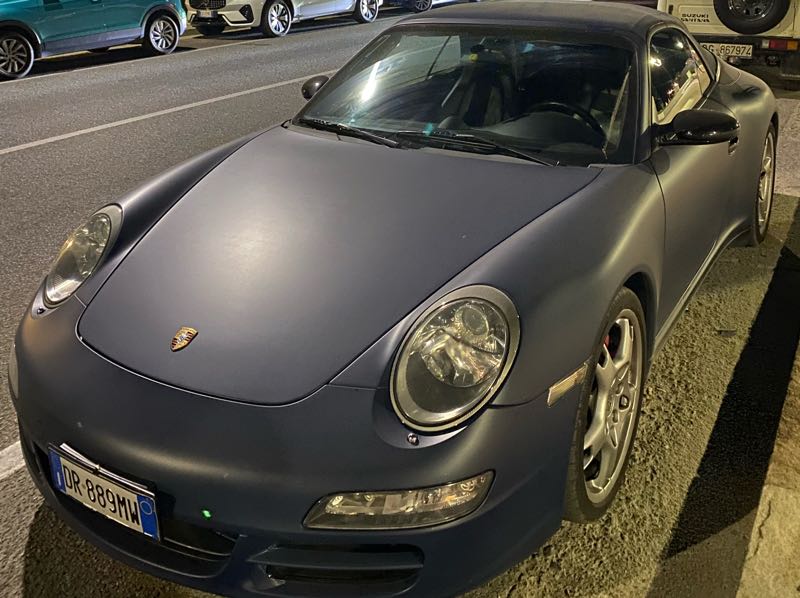Porsche 911 spotted in Locri