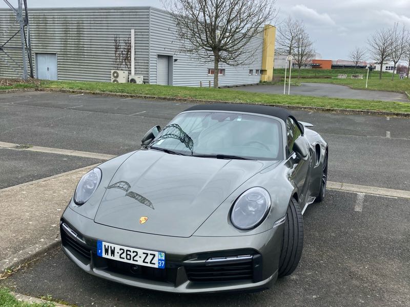Porsche 911 spotted in Tours