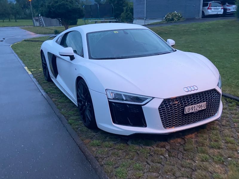 Audi R8 (2016) spotted in Luzern, Switzerland
