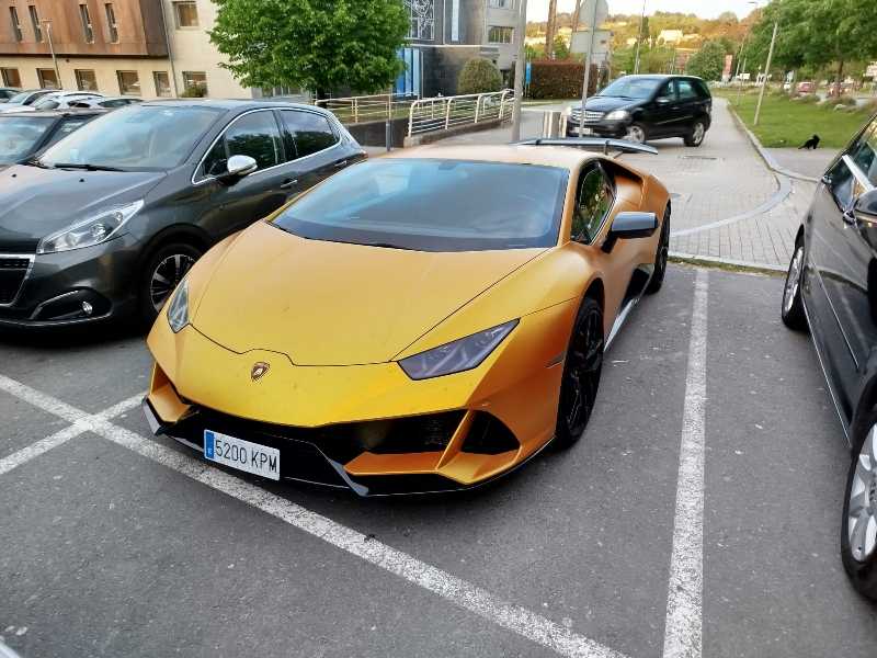 Lamborghini Huracán spotted in Santiago de Compostela