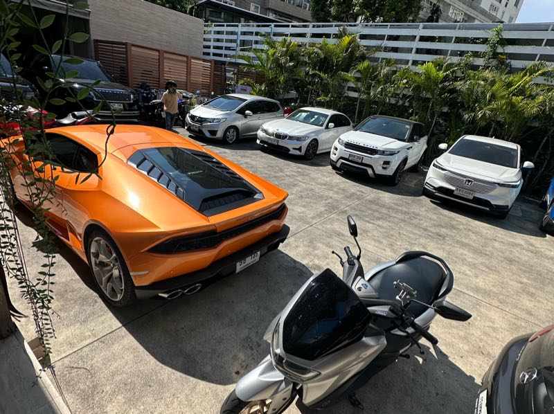 Lamborghini Huracán spotted in Bangkok