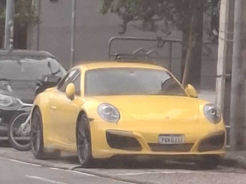 Porsche 911 (2015) spotted in Curitiba, Brazil