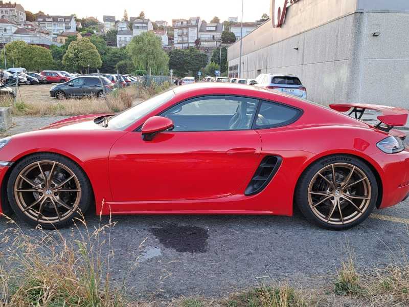 Porsche Cayman spotted in Leache