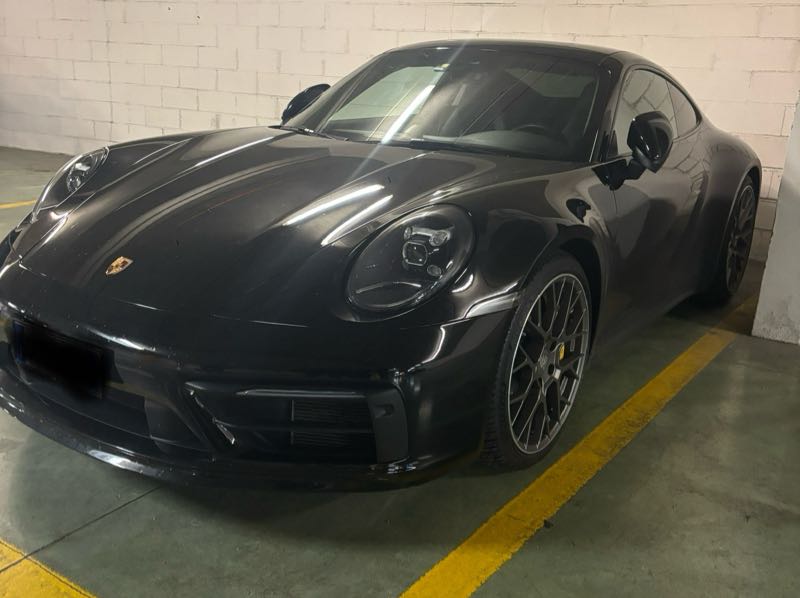 Porsche 911 spotted in Teramo