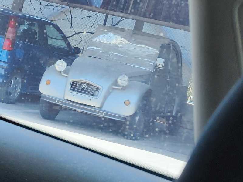 Citroën 2CV spotted in Thessaloníki