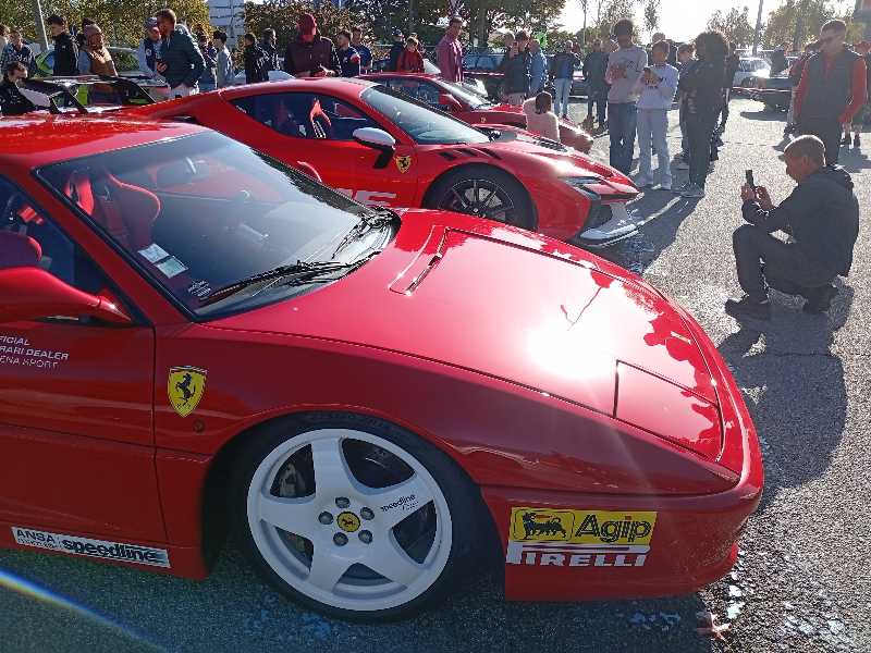 Ferrari F355 spotted in Vannes
