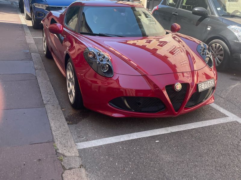 Alfa Romeo 4C (2015) spotted in Beaune, France