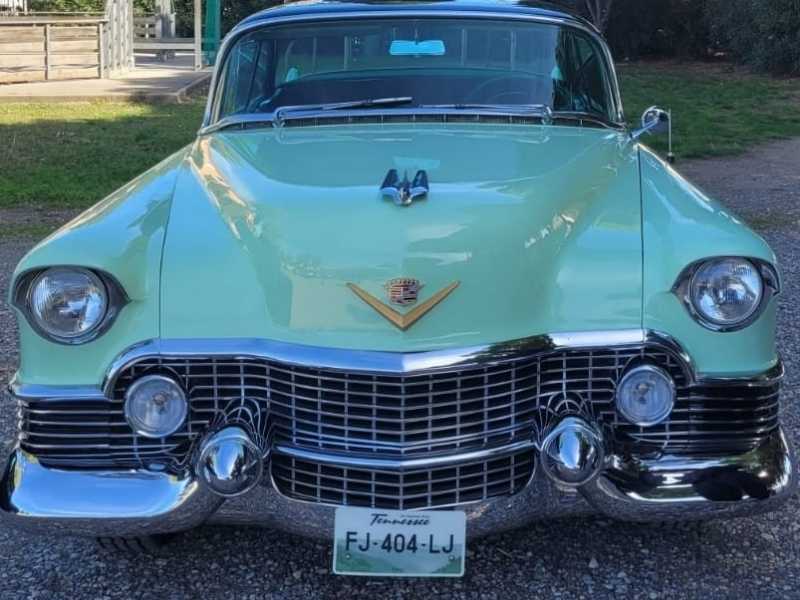 Cadillac Series 62 spotted in Montpellier