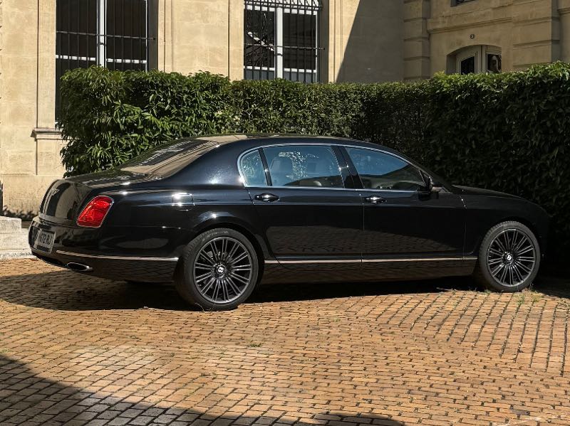Bentley Flying Spur spotted in Bergerac
