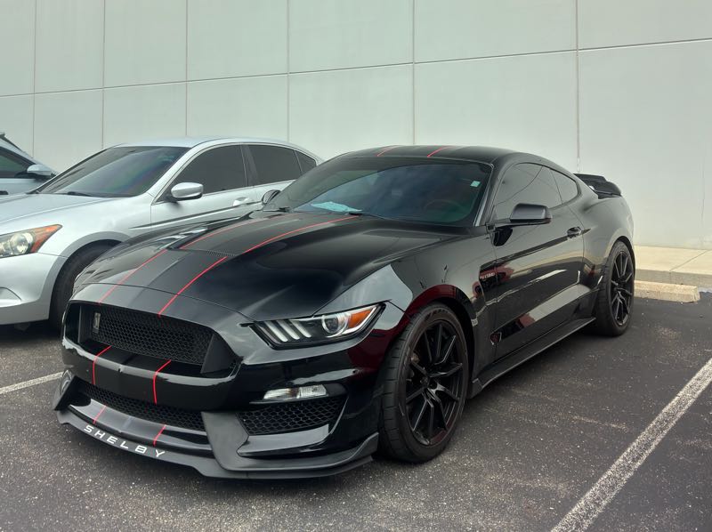 Ford Mustang Shelby GT350 (2016) spotted in Indianapolis, United States