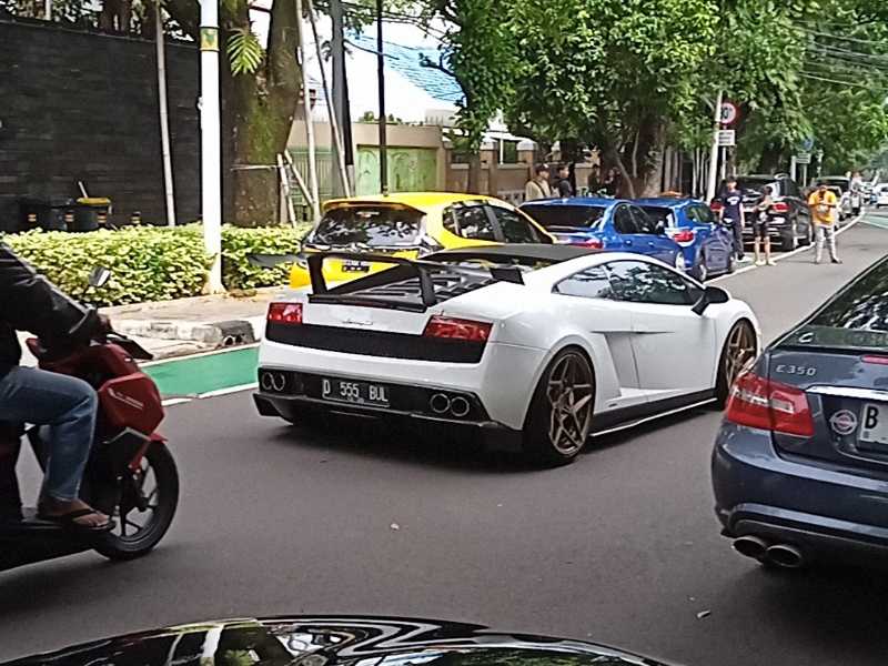 Lamborghini Gallardo (2014) spotted in Jakarta, Indonesia