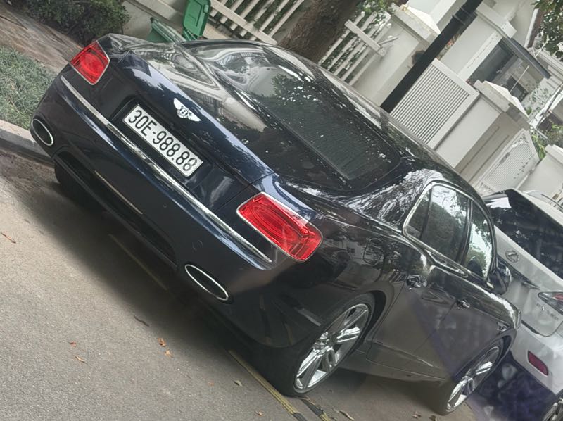 Bentley Mulsanne spotted in Hanoi