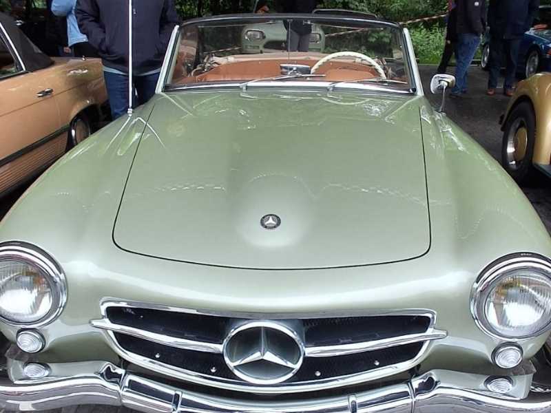 Mercedes-Benz 190SL spotted in Kortrijk