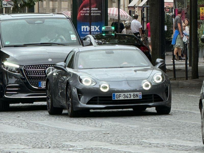 Alpine A110 spotted in Paris