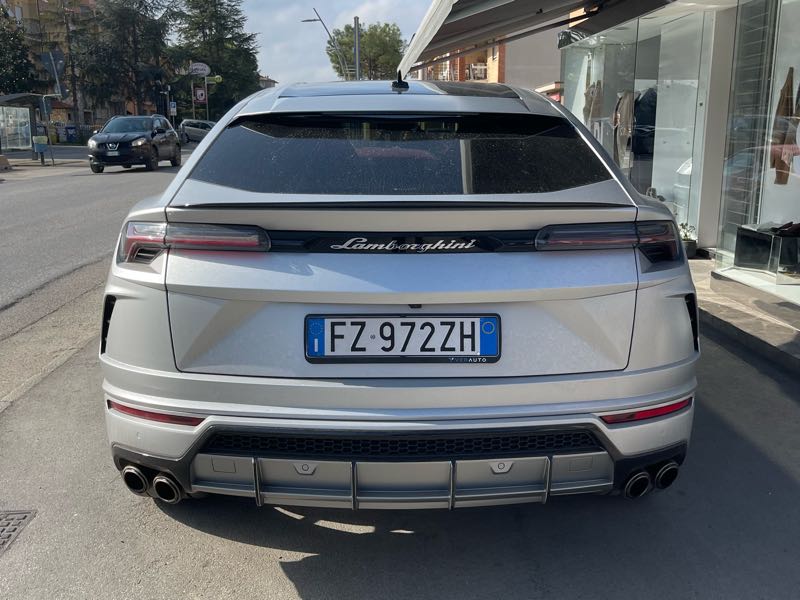 Lamborghini Urus spotted in Montegranaro
