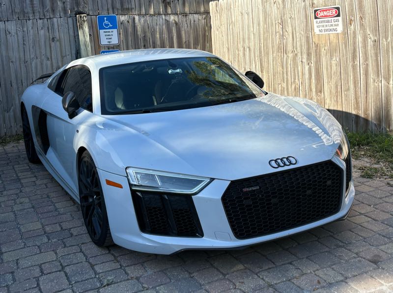 Audi R8 V10 Plus spotted in Burang