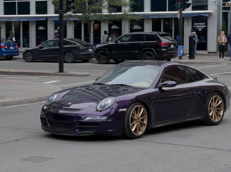 Porsche 911 (2005) spotted in Montréal, Canada