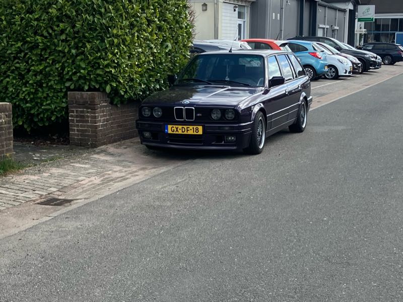 BMW 3 Series E30 spotted in Utrecht