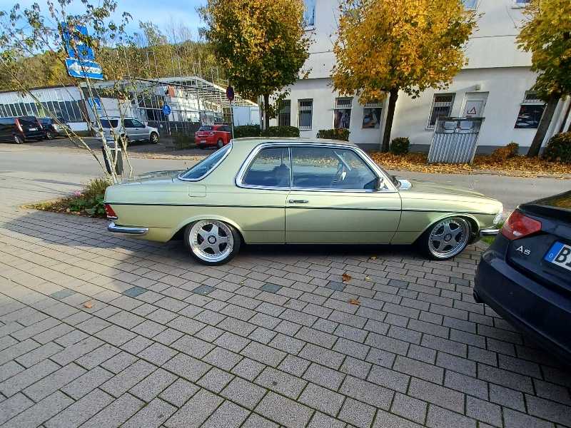 Mercedes-Benz W114 spotted in Nohfelden