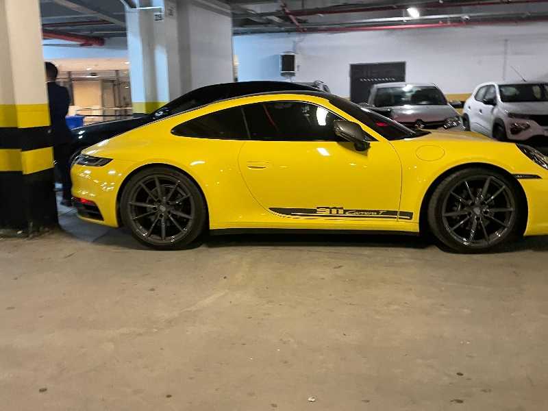 Porsche 911 Carrera T spotted in Rio de Janeiro