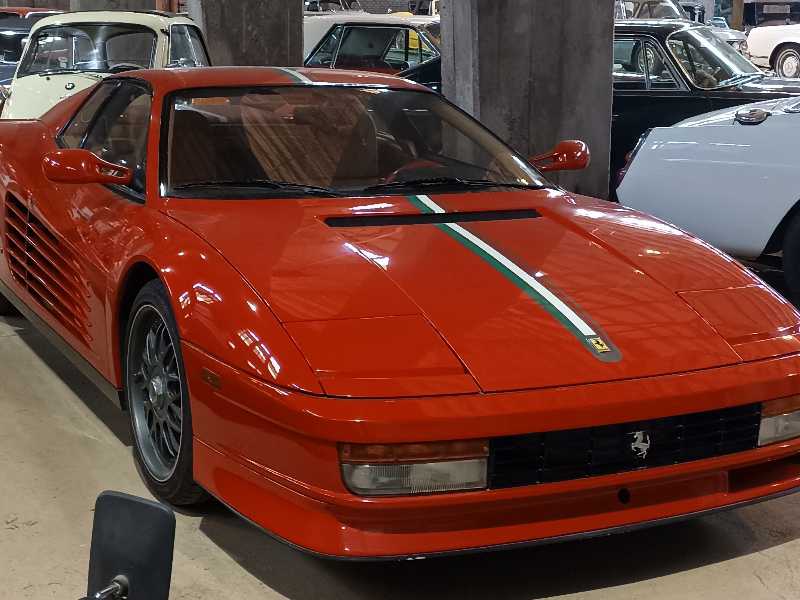 Ferrari Testarossa spotted in Santiago