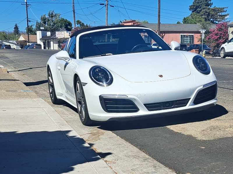 Porsche 911 Carrera (2017) spotted in Lakeport, United States