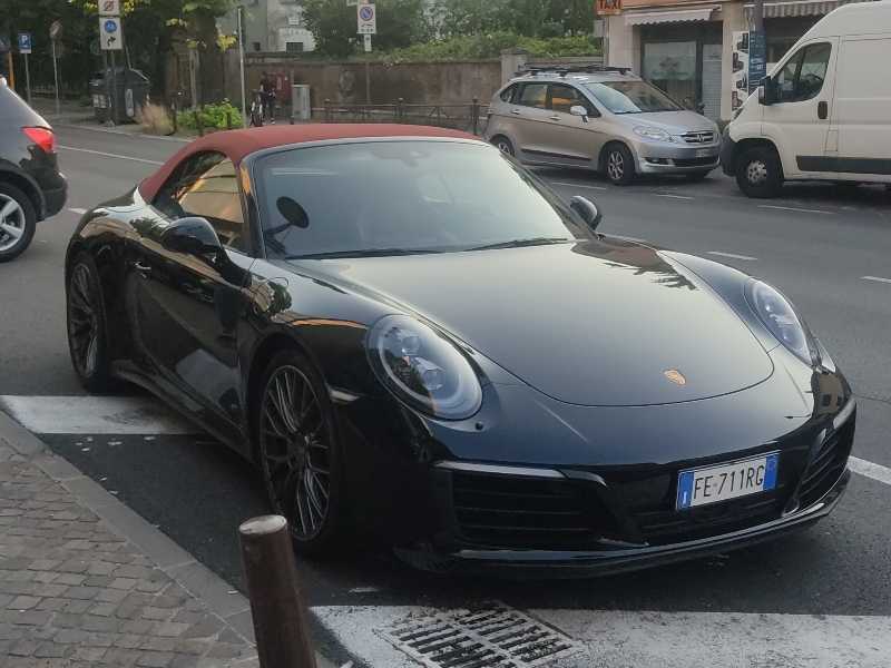 Porsche 911 Carrera S Cabriolet spotted in Mestre