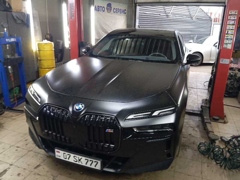 BMW X7 M spotted in Moscow