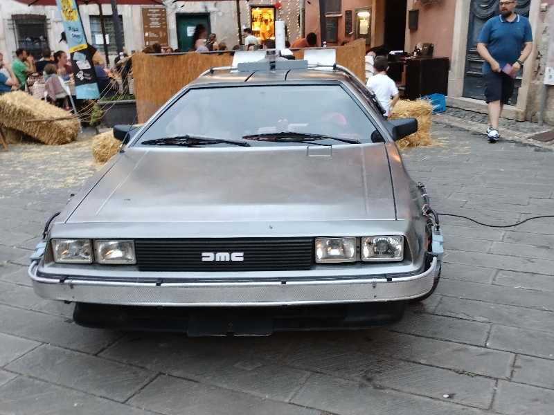 DeLorean DMC-12 spotted in Savona