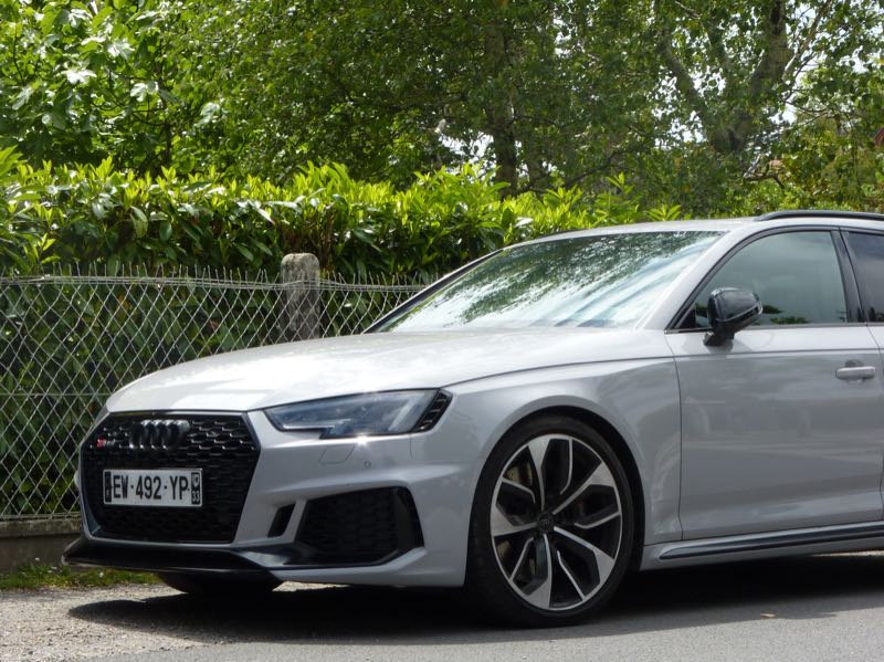 Audi RS4 Avant (2020) spotted in Andernos-les-Bains, France