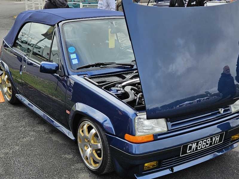 Renault 5 spotted in Saint-Malo