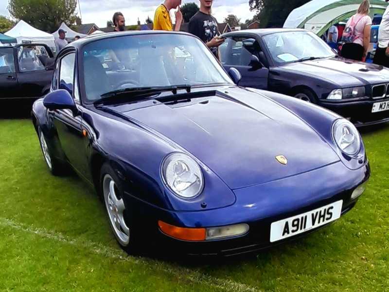 Porsche 911 (1995) spotted in Swindon, United Kingdom