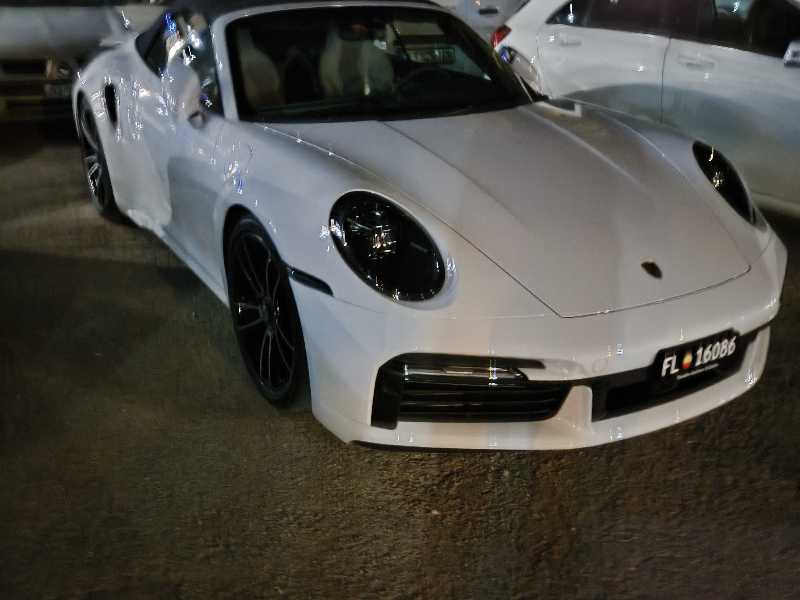 Porsche 911 Turbo S spotted in Pórto Chéli
