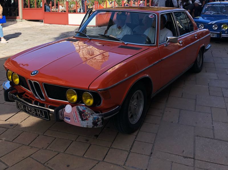 BMW 2002 spotted in Angoulême